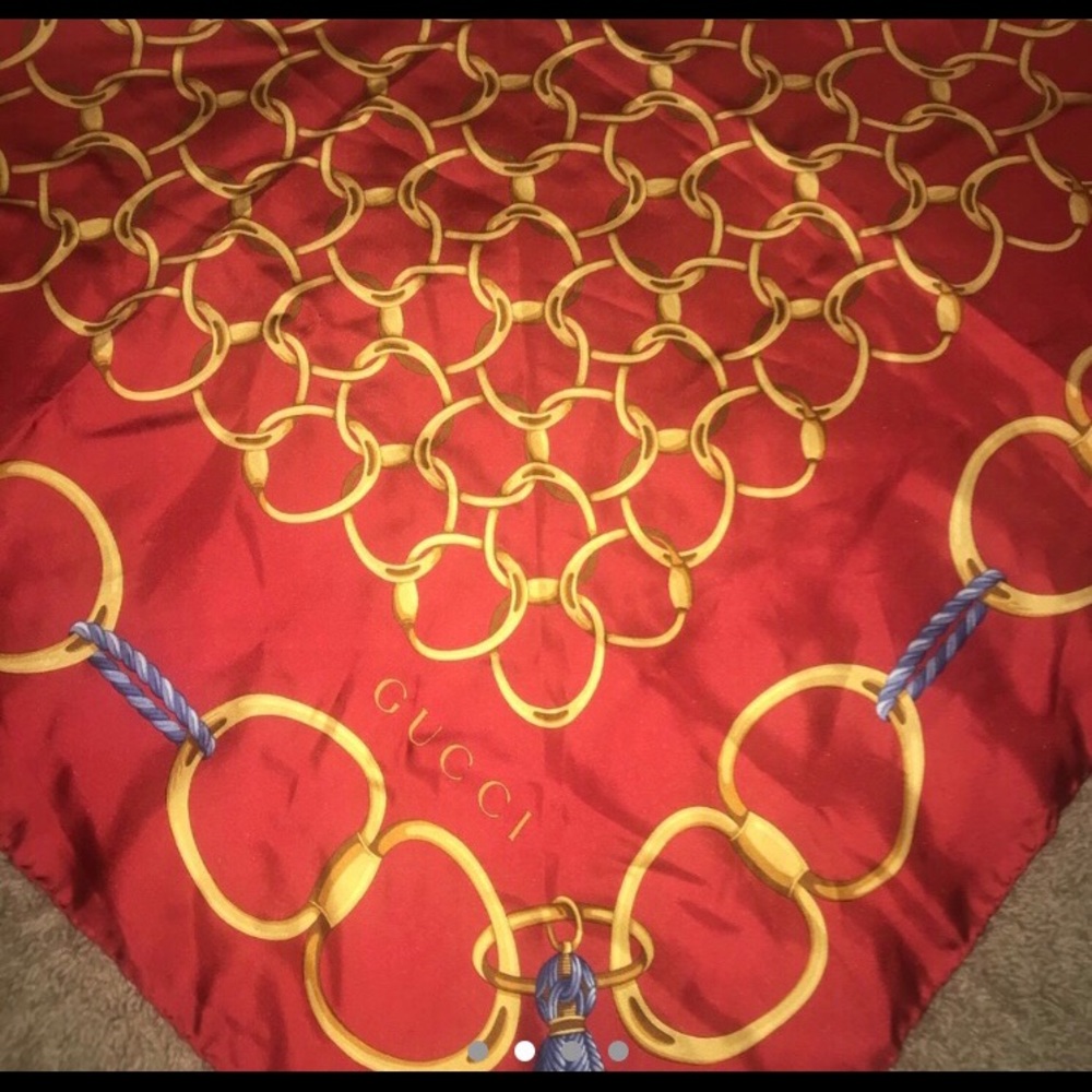 Gucci chainlink scarf